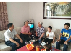 端午粽节，寿光市老领导们引领爱心义工看望老人